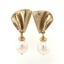 Load image into Gallery viewer, Gold Fan Pearl Earrings
