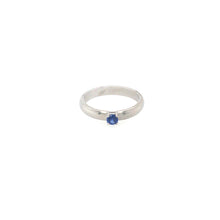 Load image into Gallery viewer, Sapphire Solitaire Ring