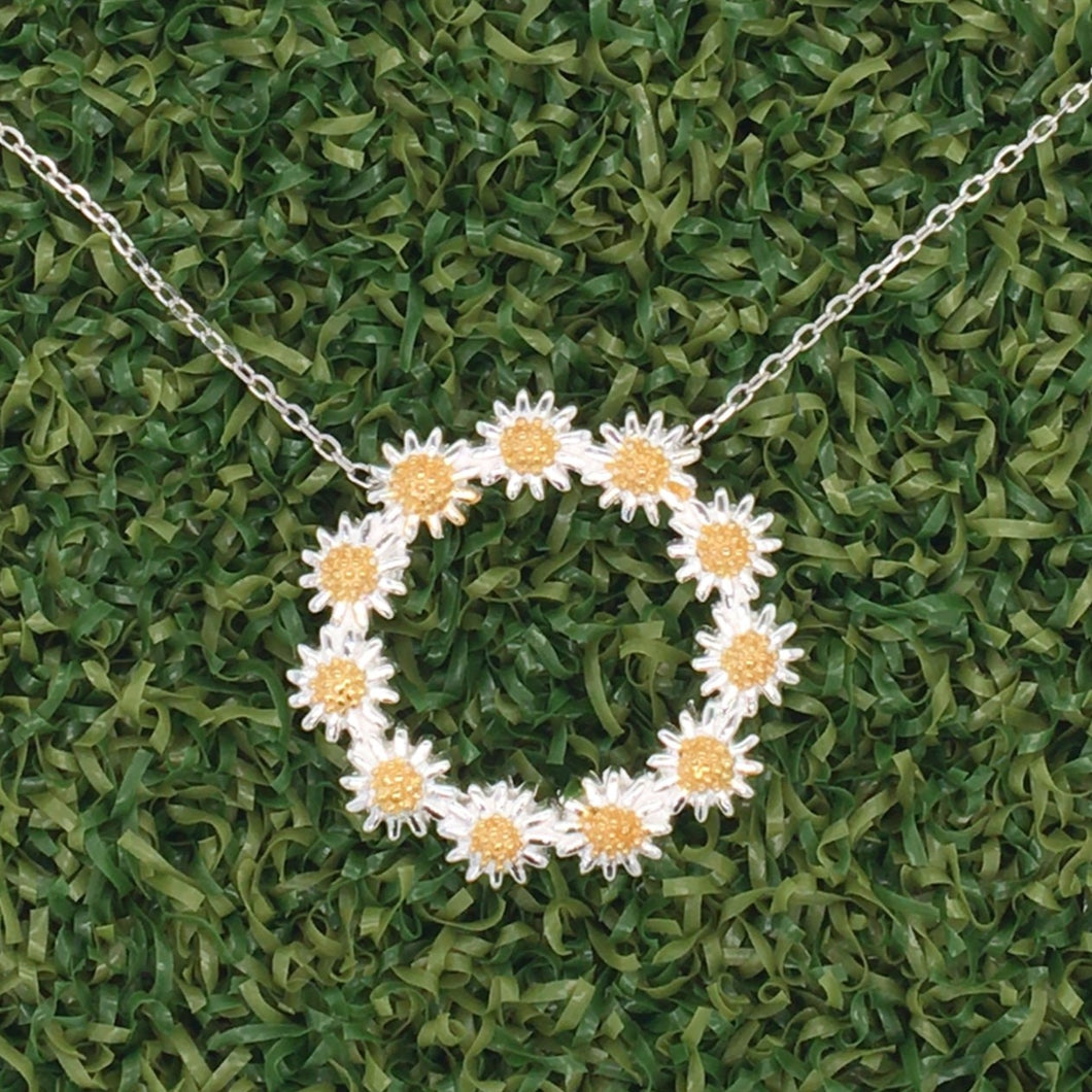 Daisy Silver Circle Necklace